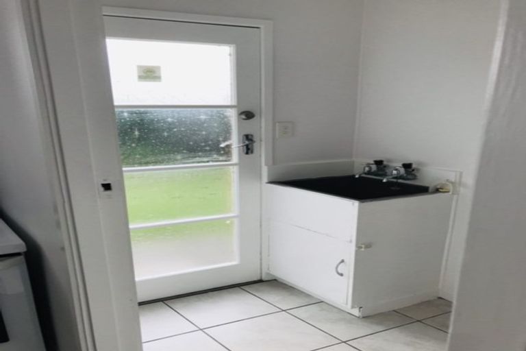 Photo of property in 5/85 Edmonton Road, Henderson, Auckland, 0612