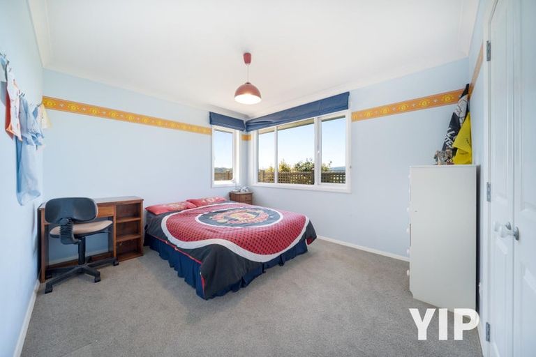 Photo of property in 9 Paparangi Crescent, Paparangi, Wellington, 6037