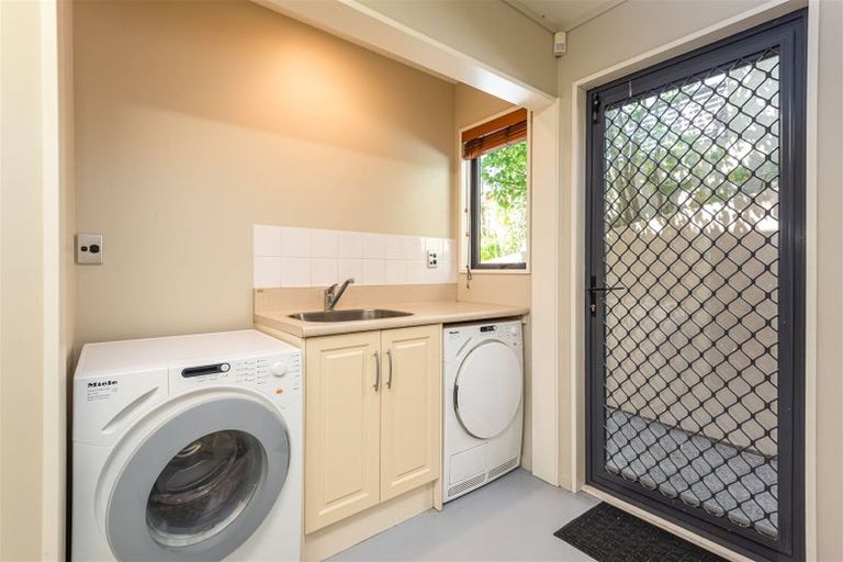 Photo of property in 4 Avery Place, Redcliffs, Christchurch, 8081