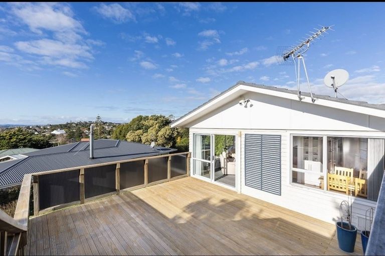 Photo of property in 11 Reydon Place, Cockle Bay, Auckland, 2014