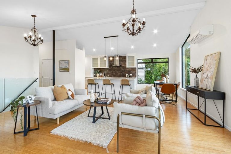 Photo of property in 214 Dyers Pass Road, Cashmere, Christchurch, 8022