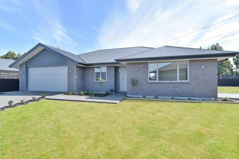 Photo of property in 8 Clarendon Place, Rangiora, 7400