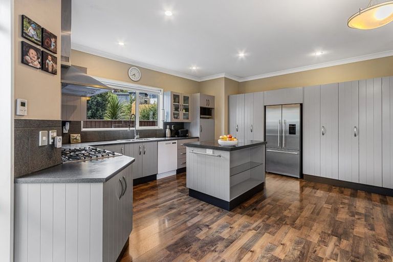 Photo of property in 137 Centaurus Road, Saint Martins, Christchurch, 8022