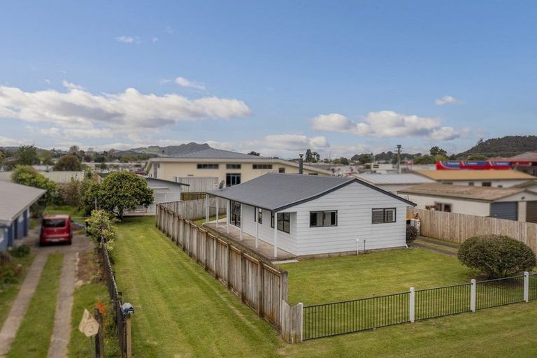 Photo of property in 1 Cholmondeley Crescent, Whitianga, 3510
