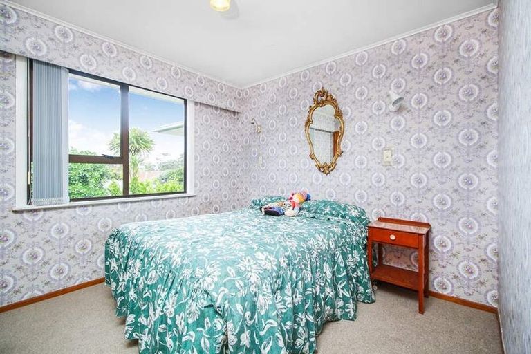 Photo of property in 25 Cutler Street, New Lynn, Auckland, 0600