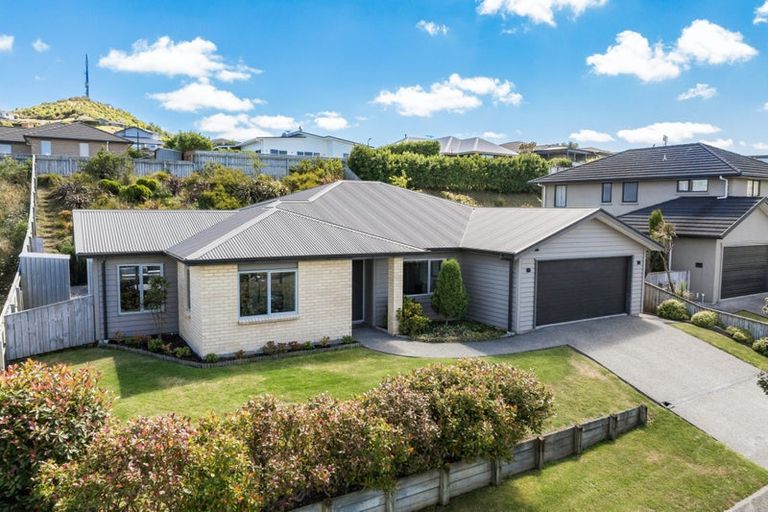 Photo of property in 17 Kaimai Place, Aotea, Porirua, 5024