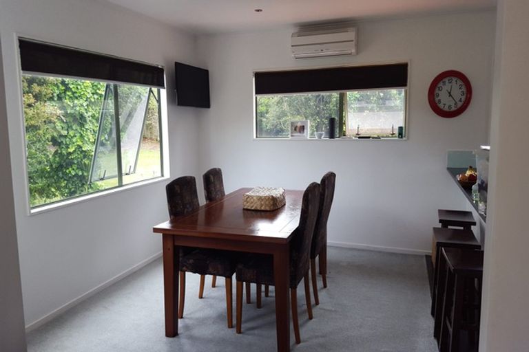 Photo of property in 2/224 Forrest Hill Road, Forrest Hill, Auckland, 0620