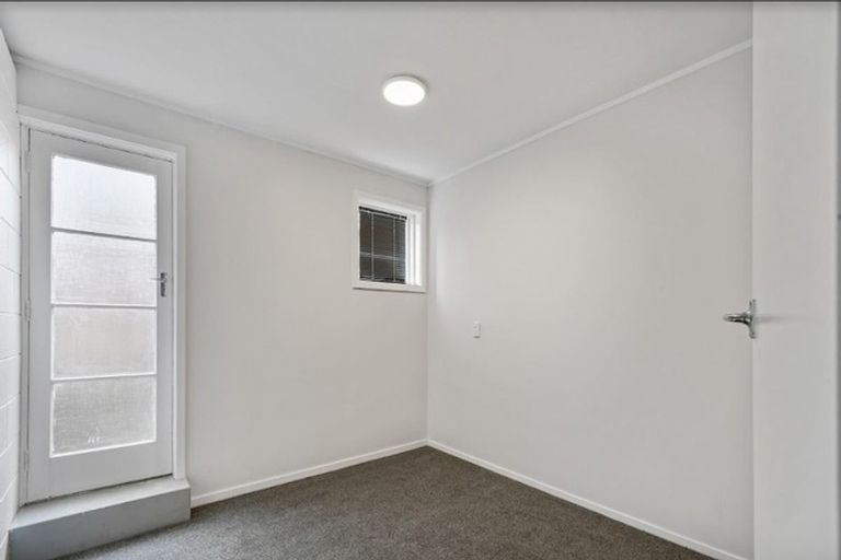 Photo of property in 3/120 Titirangi Road, New Lynn, Auckland, 0600