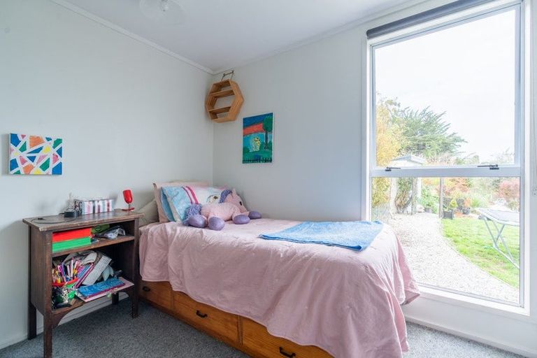 Photo of property in 24 Nore Street, Waihola, Milton, 9073