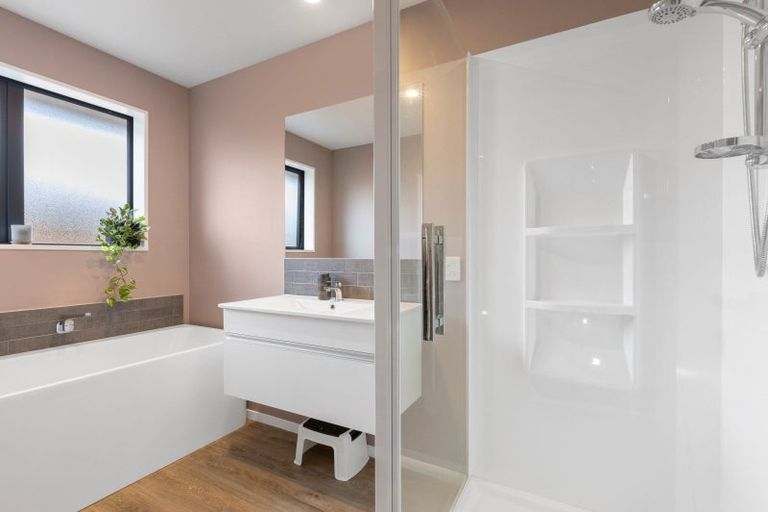 Photo of property in 17 Tara Crescent, Woodend, 7610