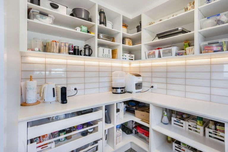 Photo of property in 116 Stratford Drive, Cable Bay, 0420