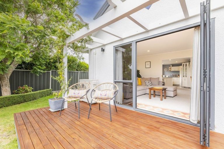 Photo of property in 2/25 Margaret Avenue, Havelock North, 4130