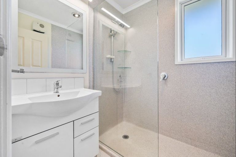 Photo of property in 9 Oawai Place, Marfell, New Plymouth, 4310