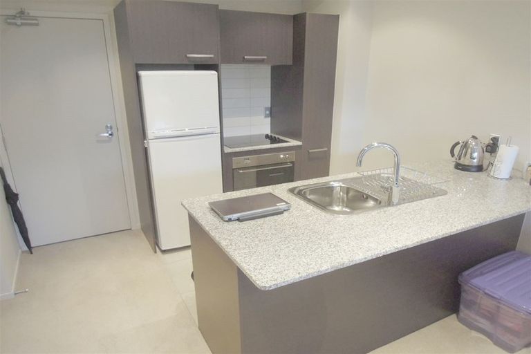 Photo of property in Shoal Haven Apartments, 207a/130 Anzac Street, Takapuna, Auckland, 0622