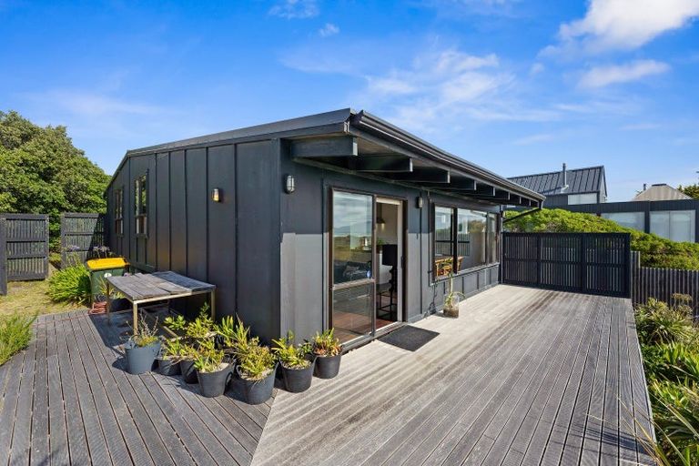 Photo of property in 35 Rodney Avenue, Te Horo Beach, Otaki, 5581
