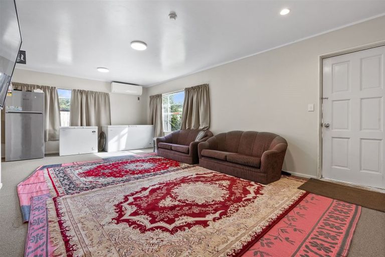Photo of property in 127 Shifnal Drive, Randwick Park, Auckland, 2105