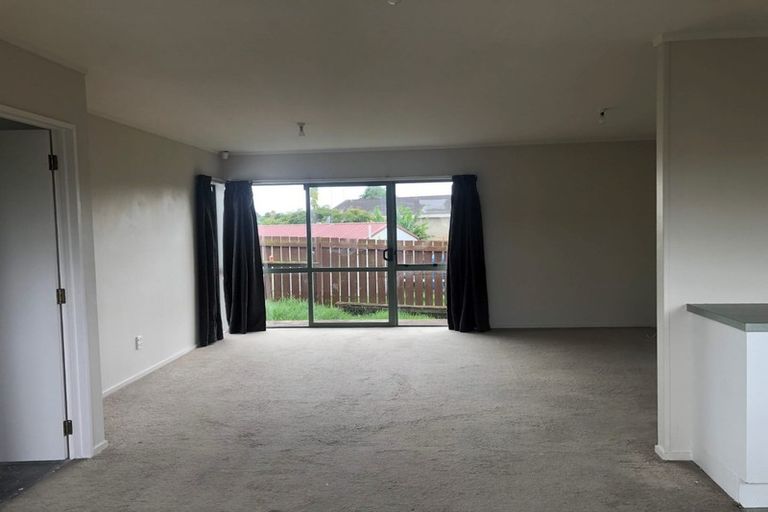 Photo of property in 7a Ngatira Place, Clendon Park, Auckland, 2103