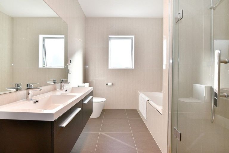 Photo of property in 33 Kaipuke Crescent, Gulf Harbour, Whangaparaoa, 0930