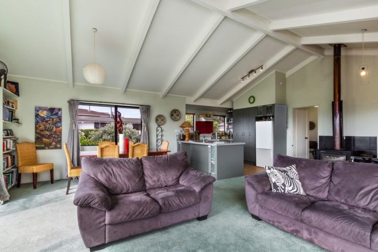 Photo of property in 1 Ewing Grove, Acacia Bay, Taupo, 3330