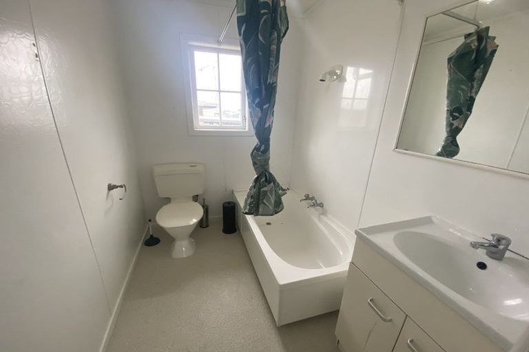 Photo of property in 1/31 Solveig Place, Randwick Park, Auckland, 2105