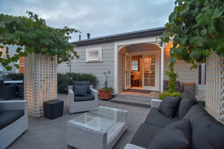 Photo of property in 10 Dixon Street, Carterton, 5713