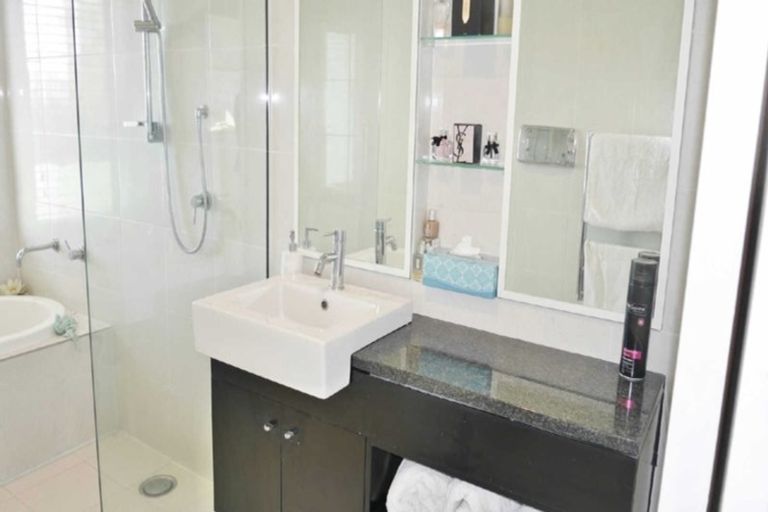 Photo of property in 18d Holmwood Road, Merivale, Christchurch, 8014