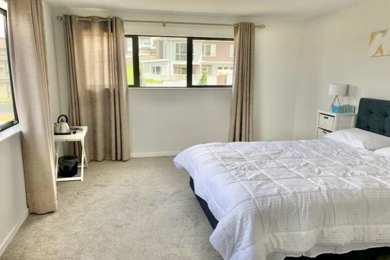 Photo of property in 52 Golden Morning Drive, Albany Heights, Auckland, 0632