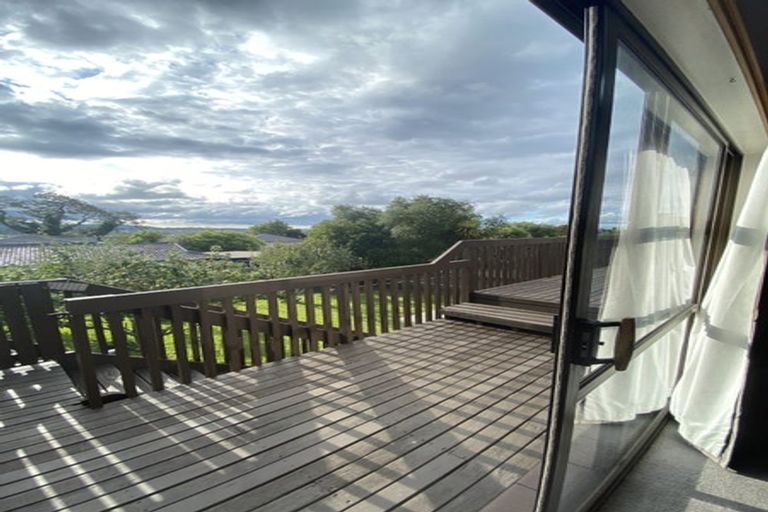 Photo of property in 4200 Great North Road, Glendene, Auckland, 0602