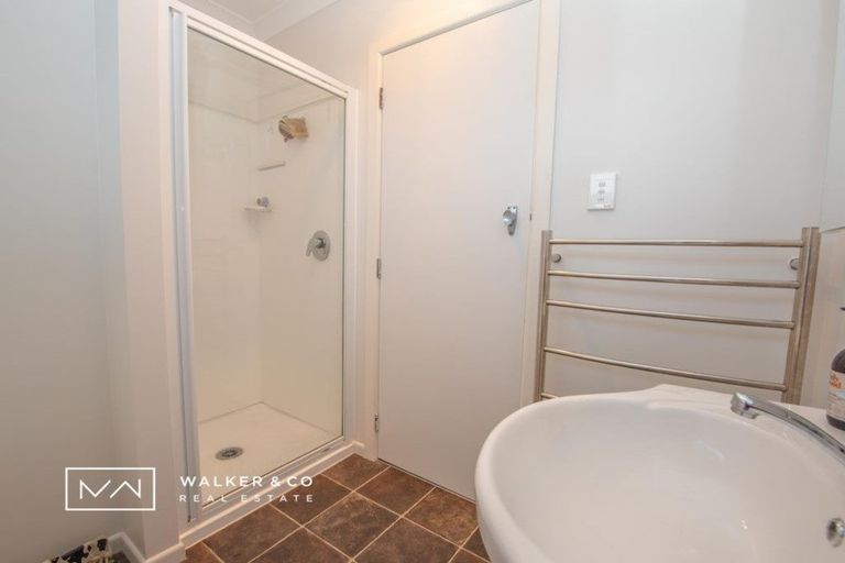 Photo of property in 16 Kentucky Street, Totara Park, Upper Hutt, 5018