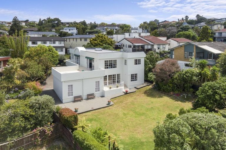 Photo of property in 8 Calman Place, Chatswood, Auckland, 0626