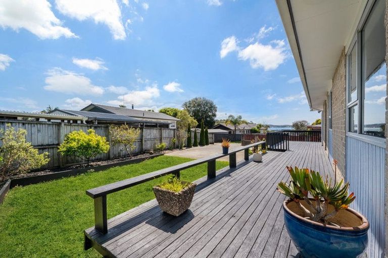 Photo of property in 14b Pipitea Place, Massey, Auckland, 0614