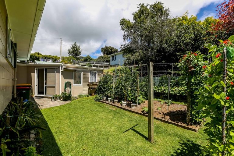Photo of property in 30 Seaview Road, Marfell, New Plymouth, 4310