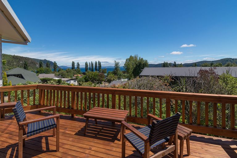 Photo of property in 12 Kenrigg Road East, Kinloch, Taupo, 3377