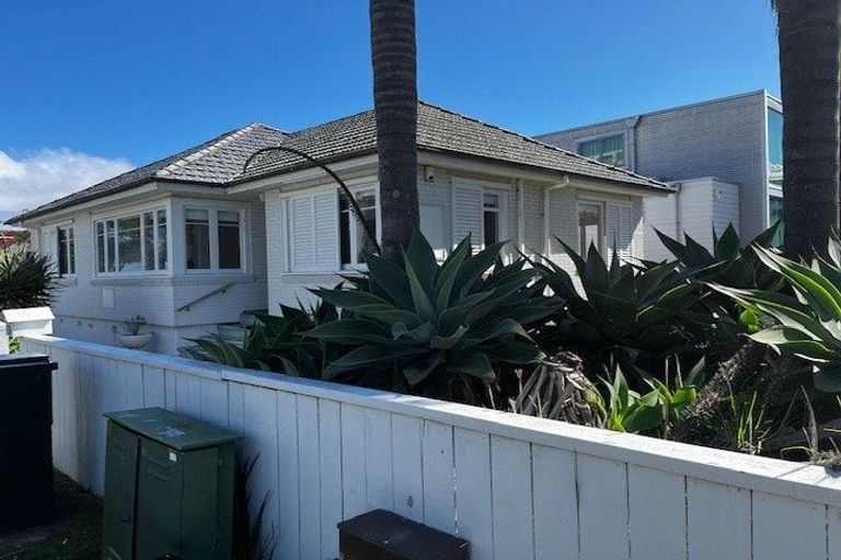 Photo of property in 19a Huron Street, Takapuna, Auckland, 0622