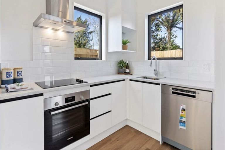 Photo of property in 1/38 Manuka Road, Glenfield, Auckland, 0629