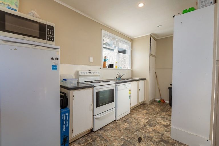 Photo of property in 25 Northumberland Street, Cannons Creek, Porirua, 5024