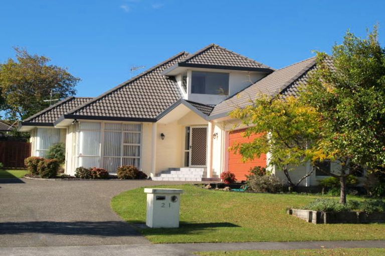 Photo of property in 21 Matterhorn Crescent, Northpark, Auckland, 2013
