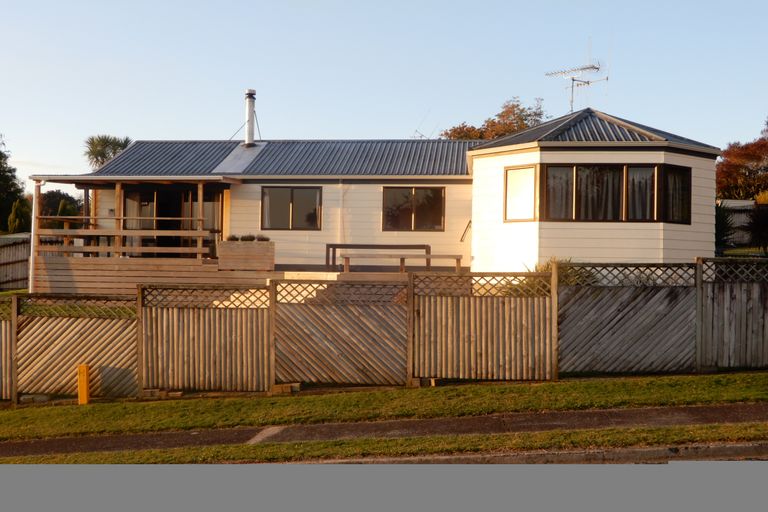 Photo of property in 2 Kitchener Place, Putaruru, 3411