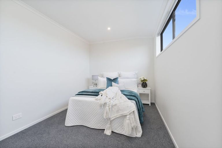 Photo of property in 5/5 Peachgrove Road, Te Atatu Peninsula, Auckland, 0610