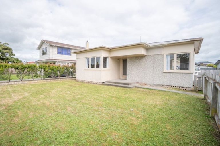 Photo of property in 23 Glasgow Street, Takaro, Palmerston North, 4412