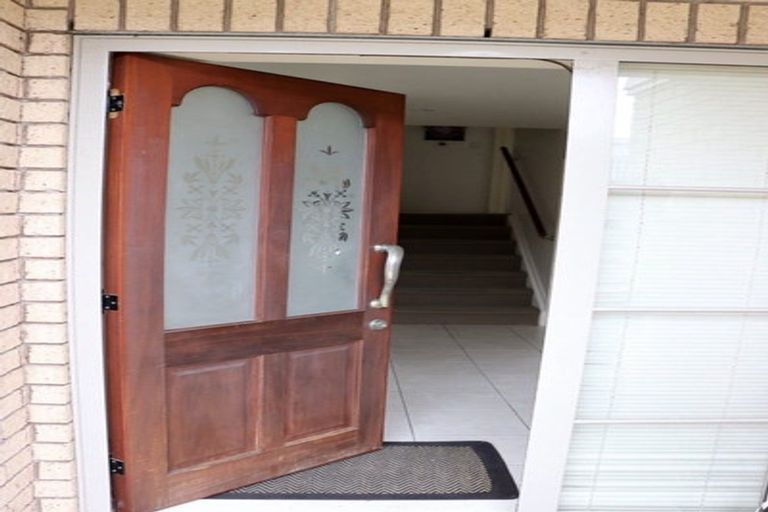 Photo of property in 30a Trinidad Road, Sunnynook, Auckland, 0620