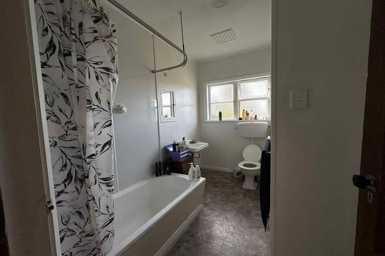 Photo of property in 26 Cornwall Street, Eltham, 4322