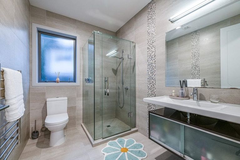 Photo of property in 120 San Valentino Drive, Henderson, Auckland, 0612