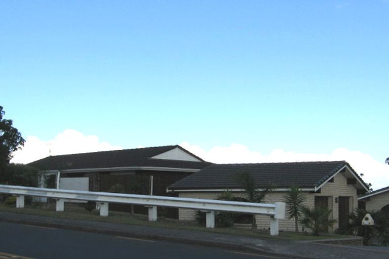 Photo of property in 164 Wiseley Road, West Harbour, Auckland, 0618