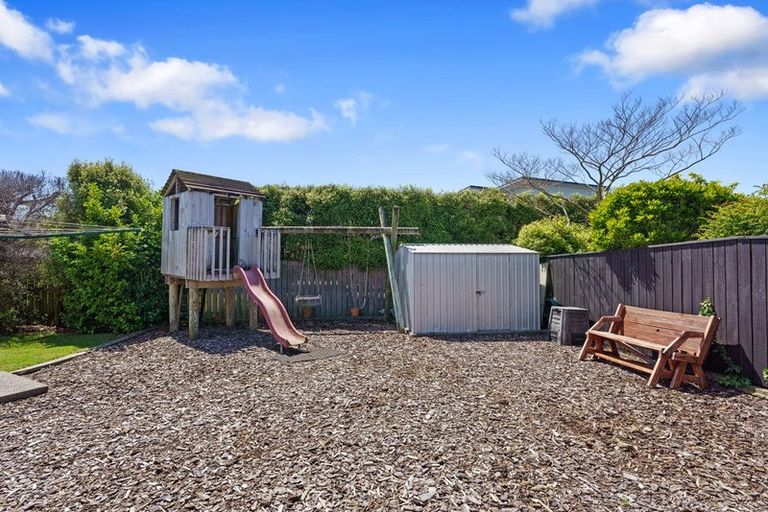 Photo of property in 6 Rae Lane, Paraparaumu Beach, Paraparaumu, 5032