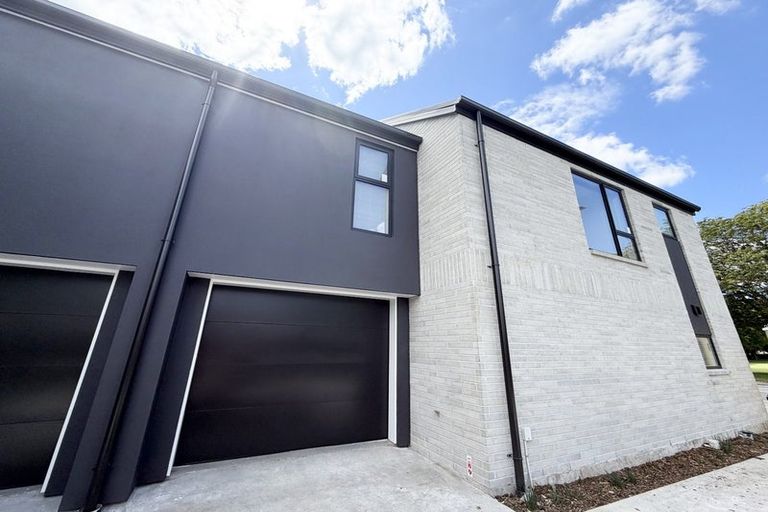 Photo of property in 1/197 Innes Road, St Albans, 8052