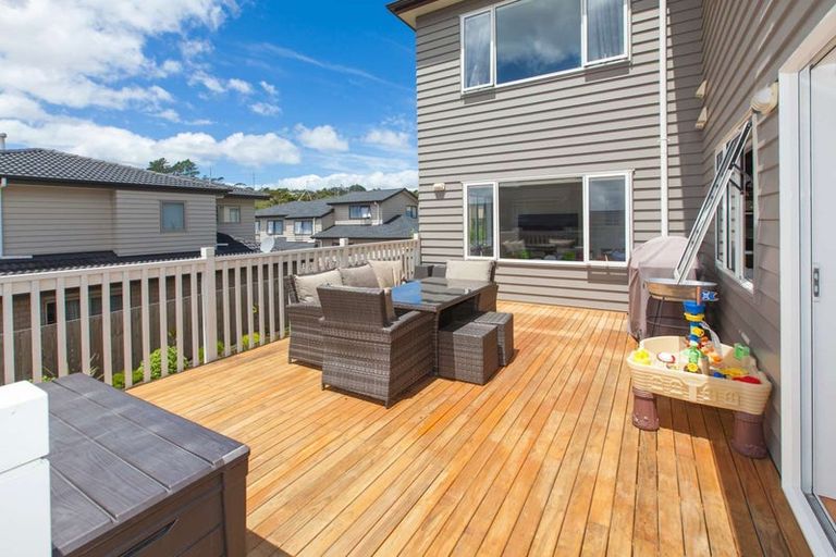Photo of property in 12 Mural Place, Greenhithe, Auckland, 0632