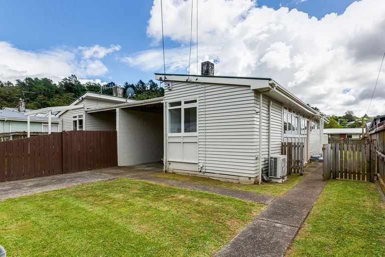 Photo of property in 30-32 Delaney Drive, Stokes Valley, Lower Hutt, 5019