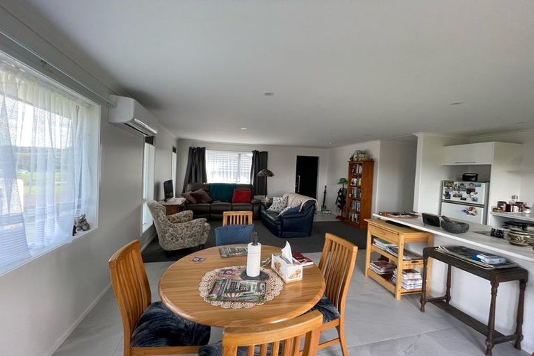 Photo of property in 27 Manaaki Circle, Paparoa, 0571