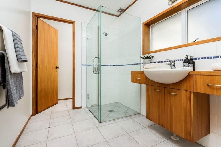 Photo of property in 10 Park Rise, Campbells Bay, Auckland, 0630